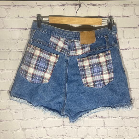 Vintage High Rise Mom Zena Jean Shorts - Picture 1 of 10